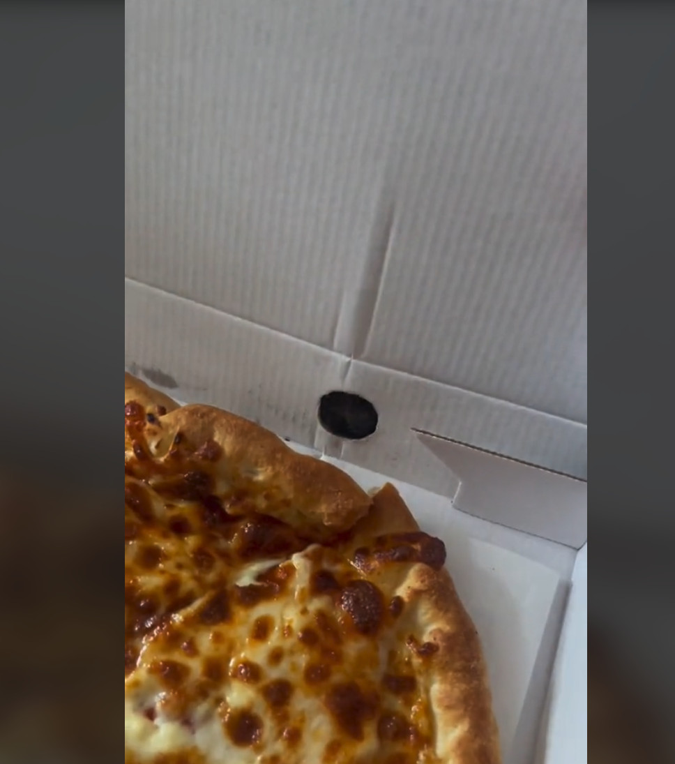 “Unexpected Topping” Surprises a Couple’s pizza order Surveee